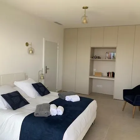 Napoleon Vue Et Piscine Pietrosella