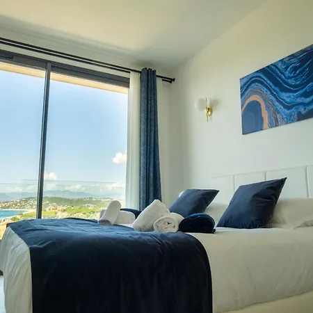 Napoleon Vue Et Piscine Villa