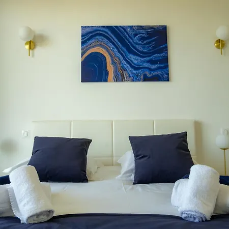 Napoleon Vue Et Piscine Pietrosella