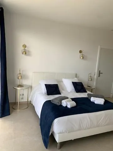 Villa Napoleon Vue Et Piscine *