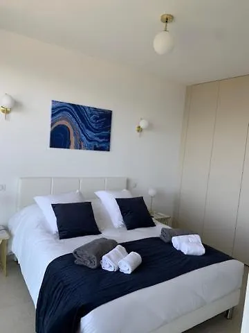 Villa Napoleon Vue Et Piscine *