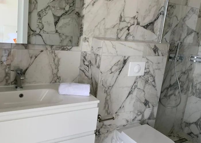 Napoleon Vue Et Piscine Villa Pietrosella