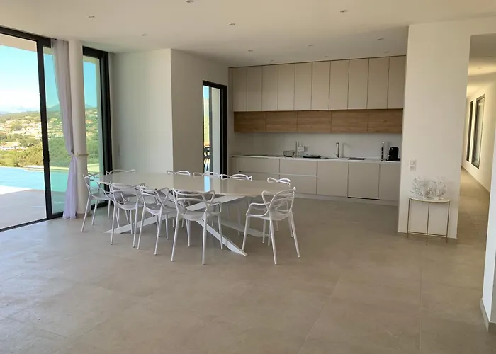 Napoleon Vue Et Piscine Villa *