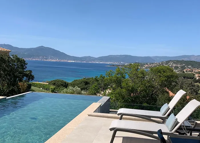 Villa Napoleon Vue Et Piscine