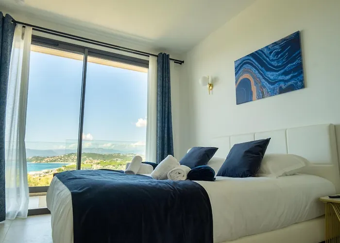 Napoleon Vue Et Piscine Villa