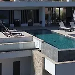 Napoleon Vue Et Piscine Pietrosella