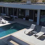 Napoleon Vue Et Piscine Pietrosella