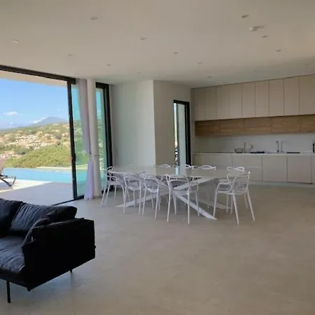 Napoleon Vue Et Piscine * Pietrosella