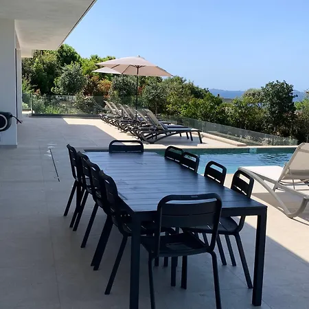 Napoleon Vue Et Piscine Villa