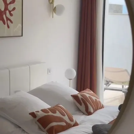 Napoleon Vue Et Piscine * Pietrosella