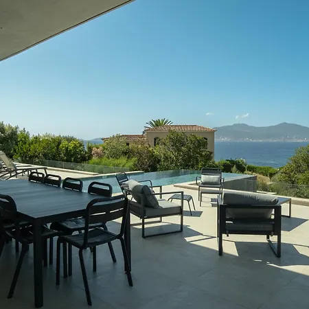 Napoleon Vue Et Piscine * Pietrosella