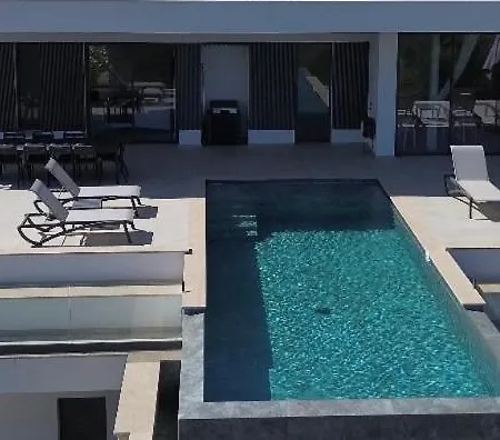 Napoleon Vue Et Piscine 빌라 *