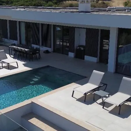 Napoleon Vue Et Piscine Pietrosella