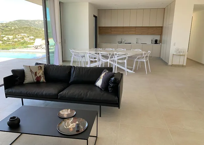 Napoleon Vue Et Piscine Villa