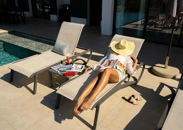 Napoleon Vue Et Piscine * Pietrosella