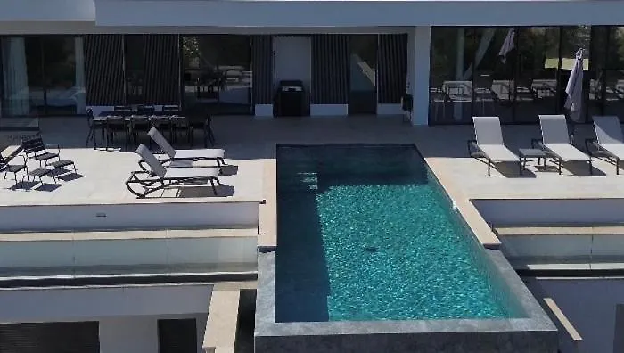 Napoleon Vue Et Piscine Villa *